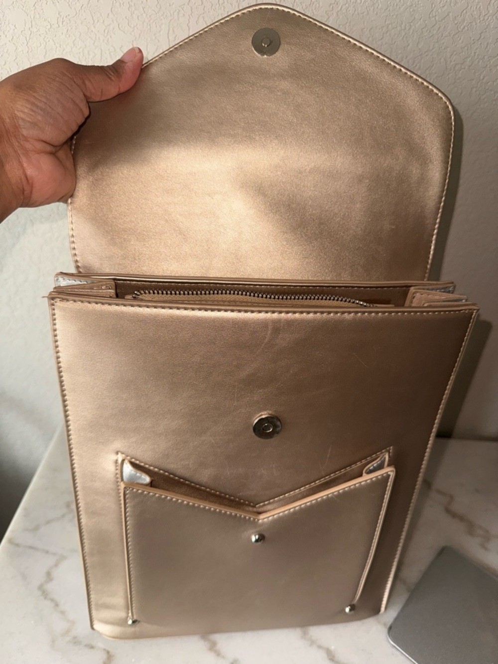 SASSY JONES Metallic Light Gold Backpack - Picture 4 of 11